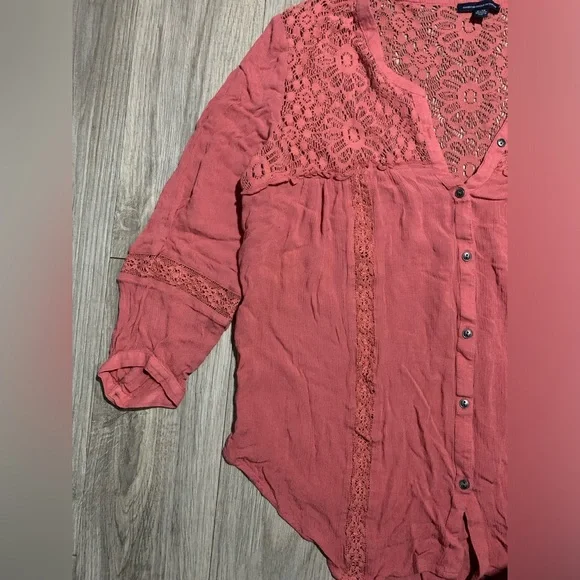 American Eagle Button Up Blouse w/ Flower Lace, Dusty Rose, XL - Picture 2 of 8